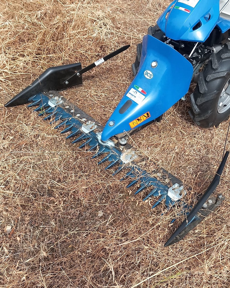 Motocultivador BCS equipado com Frente Gadanheira