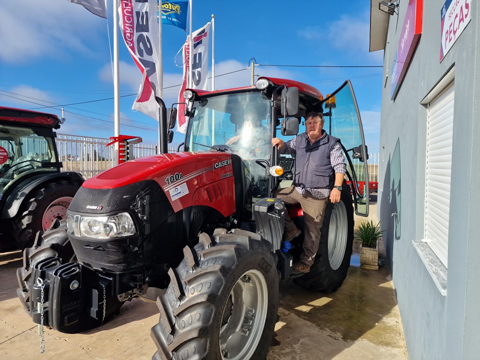 Entrega de Case IH Farmall 100A